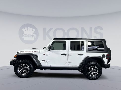 Used 2025 Jeep Wrangler Unlimited Rubicon AWD/4WD image 7