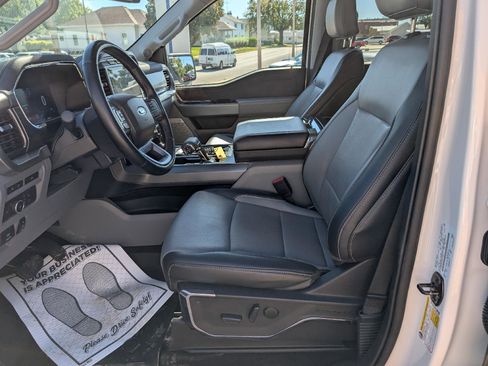 Used 2022 Ford F150 Lariat image 11