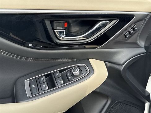 Used 2025 Subaru Outback Limited image 17