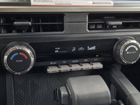 Used 2024 Toyota Tacoma SR5 AWD/4WD image 19