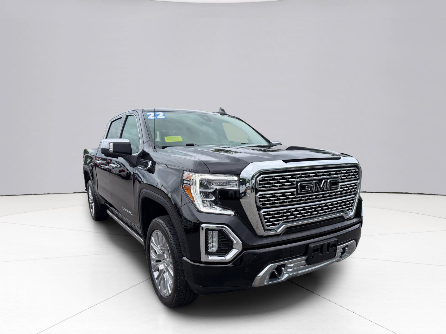 Used 2022 GMC Sierra 1500 Denali w/ Denali Premium Package AWD/4WD image 2