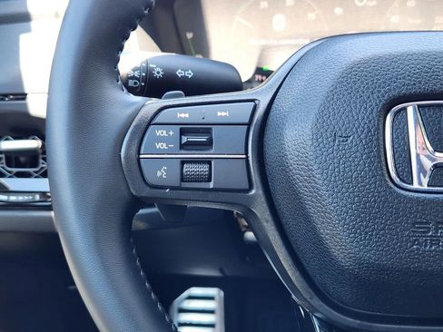 Used 2025 Honda Accord Sport image 17