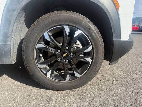 Used 2021 Chevrolet TrailBlazer LT AWD/4WD image 23