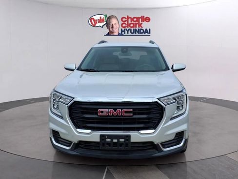 Used 2022 GMC Terrain SLE w/ Driver Convenience Package FWD image 8