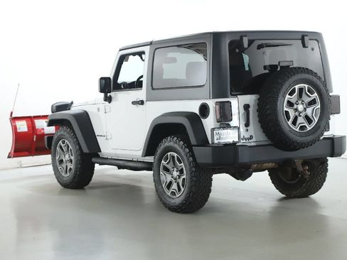 Used 2017 Jeep Wrangler Rubicon w/ Connectivity Group AWD/4WD image 33