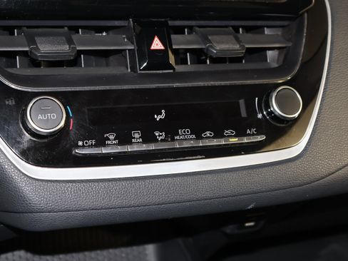 Used 2024 Toyota Corolla LE image 29