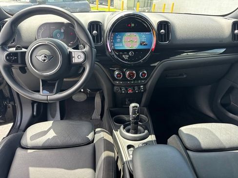 Used 2024 MINI Cooper Countryman S w/ Signature Upholstery Package FWD image 16