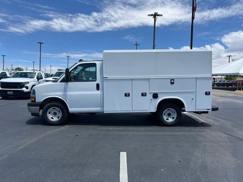 New 2025 Chevrolet Express 3500 w/ Power Convenience Package image 2