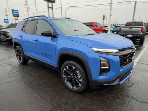 Used 2025 Chevrolet Equinox RS w/ Safety and Technology Package image 2