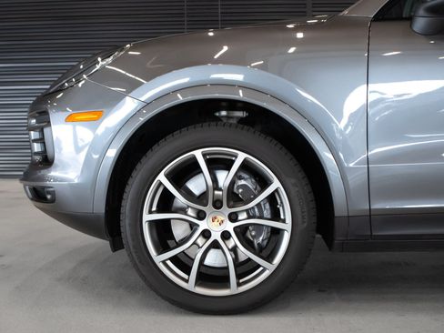 Certified 2023 Porsche Cayenne AWD/4WD image 12