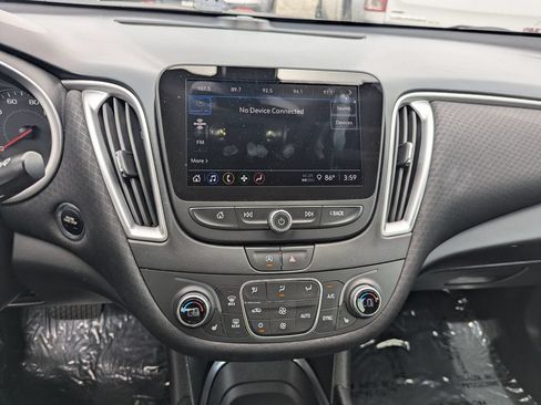 Used 2022 Chevrolet Malibu LT FWD image 15