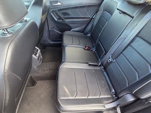 Used 2022 Volkswagen Tiguan SEL R-Line AWD/4WD image 18