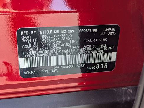Used 2025 Mitsubishi Outlander 4WD Plug-In Hybrid image 41