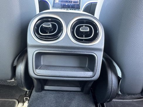 Used 2023 Mercedes-Benz C 300 Sedan image 9