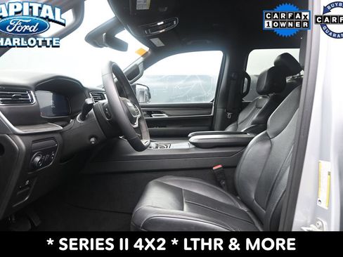 Used 2024 Jeep Wagoneer Series II w/ Flexible Seating Group RWD image 9