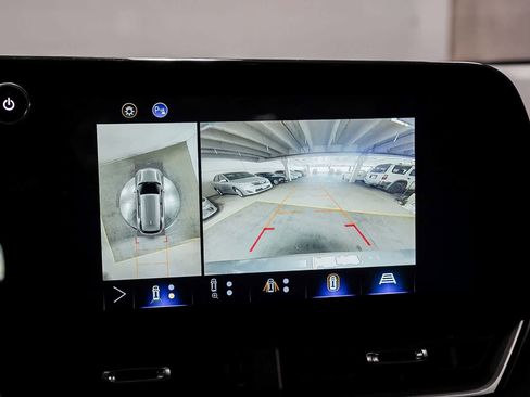 Used 2025 Chevrolet Equinox LT w/ Convenience Package II FWD image 25