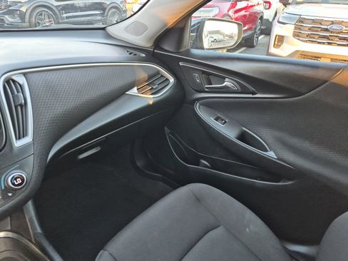 Used 2024 Chevrolet Malibu LT image 19