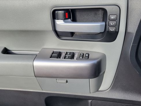 Used 2018 Toyota Sequoia Limited w/ Safety & Convenience Package image 8