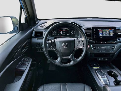 Used 2025 Honda Passport TrailSport image 22