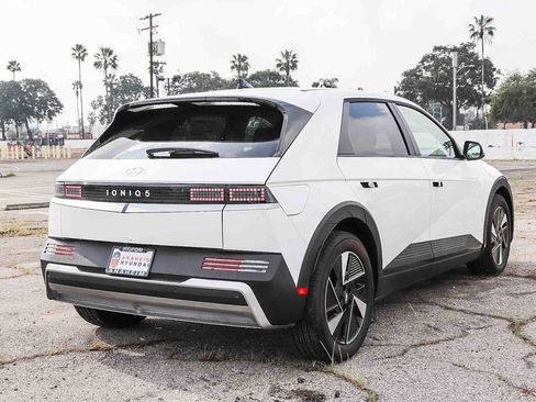 New 2026 Hyundai Ioniq 5 SE RWD image 6
