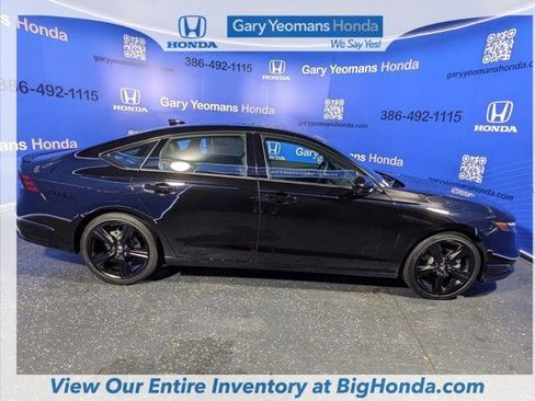 Used 2025 Honda Accord Sport image 6