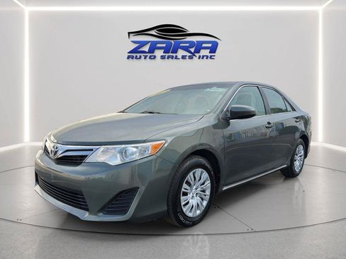 Used 2013 Toyota Camry LE FWD image 3