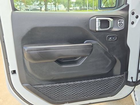 Used 2018 Jeep Wrangler Unlimited Sport S AWD/4WD image 14