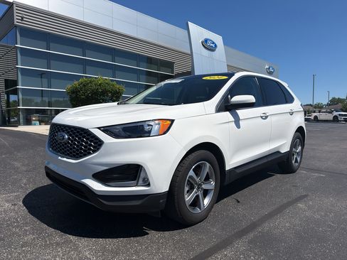 Used 2024 Ford Edge SEL w/ Convenience Package AWD/4WD image 2