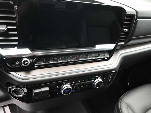 Used 2026 GMC Sierra 1500 SLT AWD/4WD image 16