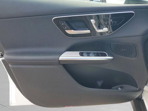 Certified 2025 Mercedes-Benz GLC 300 image 17