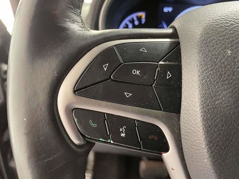 Used 2019 Jeep Grand Cherokee Overland image 17