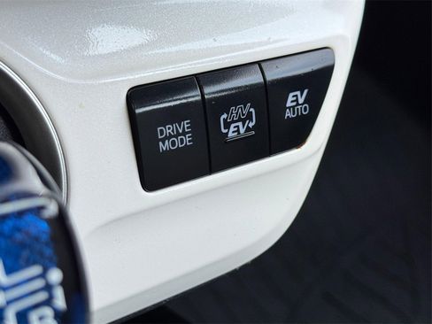 Certified 2017 Toyota Prius Prime Advanced image 37