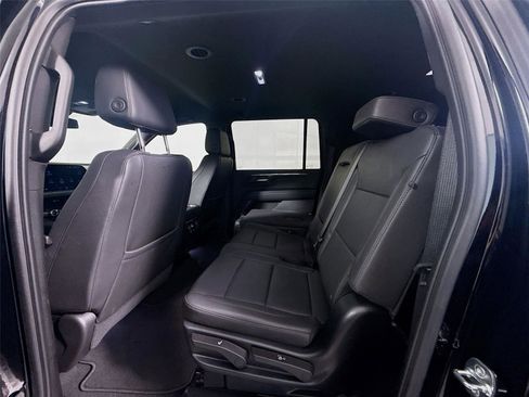 Used 2025 Chevrolet Suburban Z71 AWD/4WD image 20