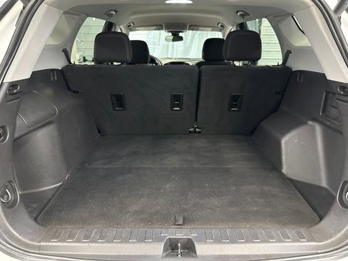 Used 2023 GMC Terrain SLE w/ Driver Convenience Package image 23