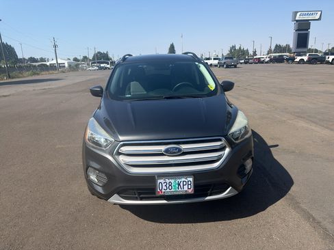 Used 2018 Ford Escape SE AWD/4WD image 2