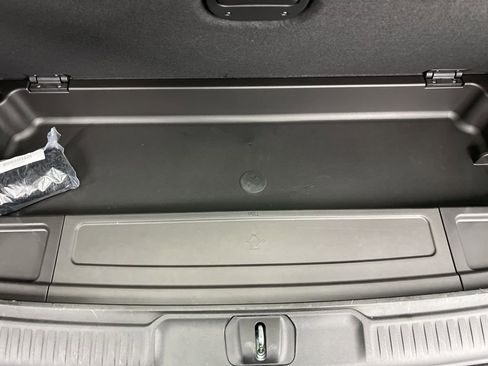 Used 2025 Jeep Wagoneer 4WD w/ Convenience Group I image 12