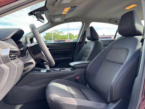 Used 2025 Nissan Altima 2.5 SV FWD image 23