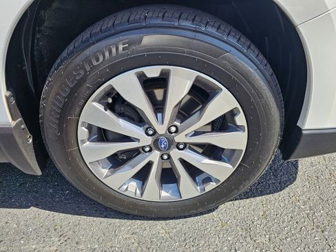 Used 2019 Subaru Outback 3.6R Touring AWD/4WD image 9