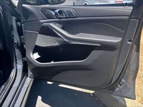 Used 2026 BMW X7 M60i AWD/4WD image 31