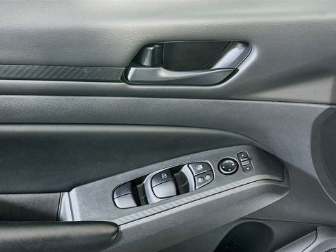 Used 2024 Nissan Altima 2.5 S image 15