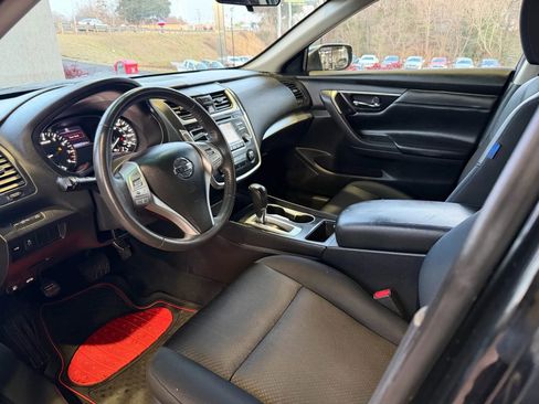 Used 2017 Nissan Altima 2.5 SR w/ Midnight Edition Package image 7