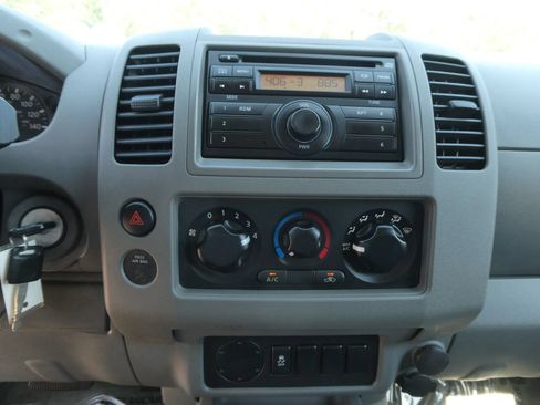 Used 2013 Nissan Frontier S RWD image 17