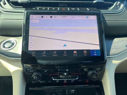 New 2025 Jeep Grand Cherokee Limited AWD/4WD image 40
