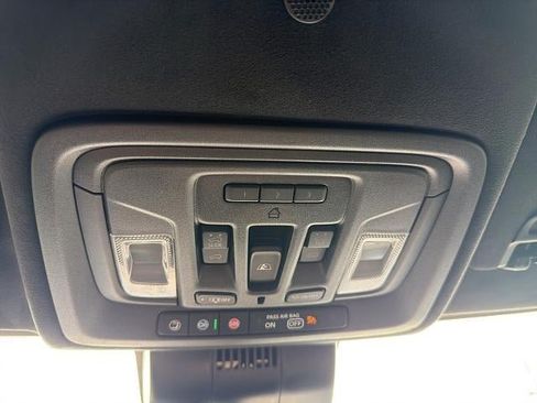 Used 2025 GMC Sierra 2500 AT4X AWD/4WD image 37