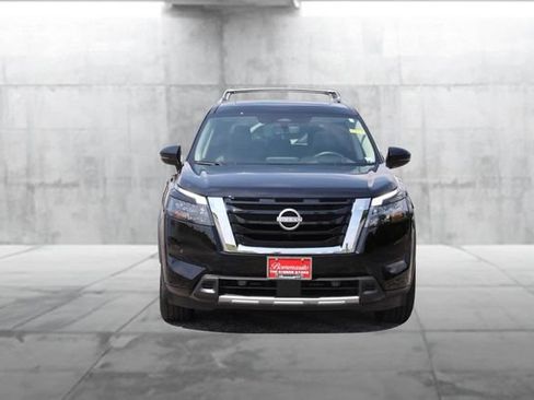 Certified 2025 Nissan Pathfinder Platinum w/ Cargo Package FWD image 4
