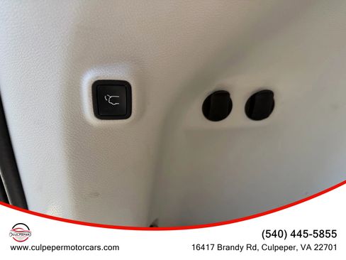 Used 2019 Jeep Cherokee Limited w/ Technology Group image 13