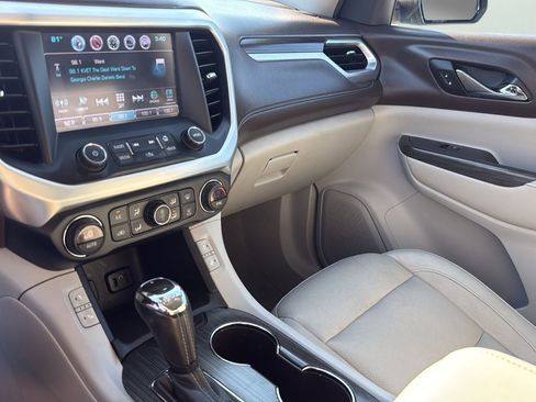 Used 2018 GMC Acadia SLT AWD/4WD image 12
