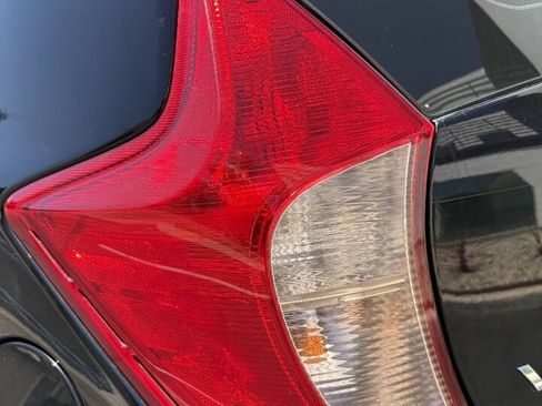 Used 2018 Nissan Versa Note SV FWD image 11