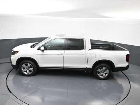 Certified 2025 Honda Ridgeline RTL image 41
