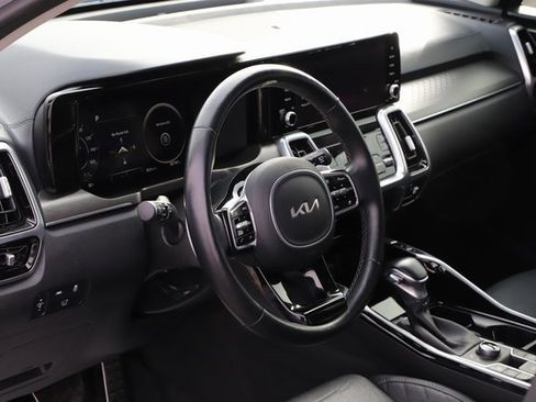Used 2023 Kia Sorento SX image 13